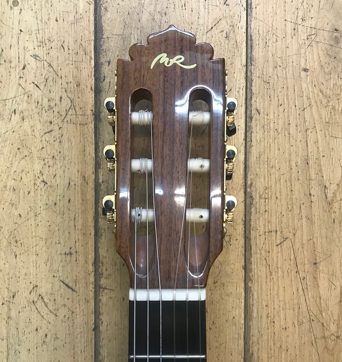 Rodriguez Mod Cutwayb Manuel Rodriguez Cutaway B Electro Classical Guitar – folkiesmusic